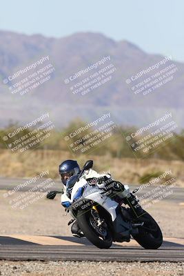 media/Dec-01-2025-Moto Forza (Mon) [[2daa91e15f]]/3-Beginner Group/Session 3 (Turn 3)/